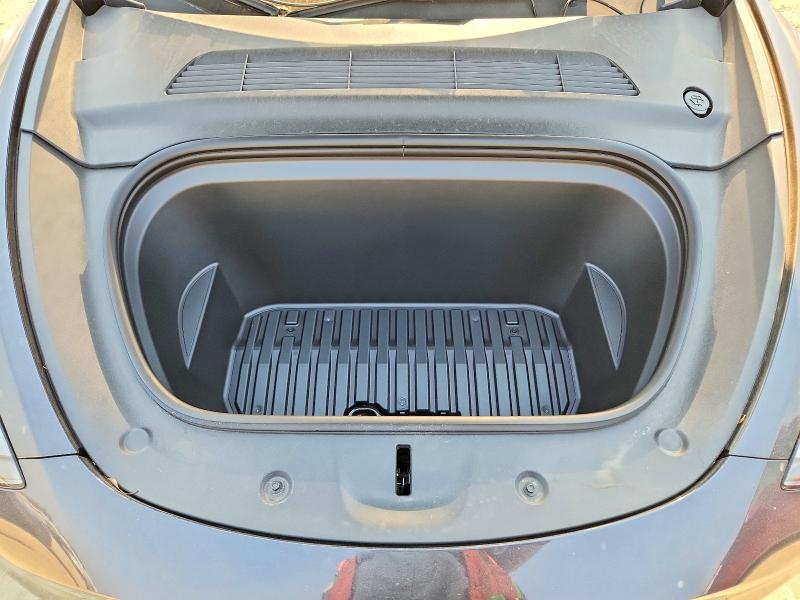Photo 11 from auction – 2025 TESLA MODEL Y with VIN 7SAYGDED3SF317702