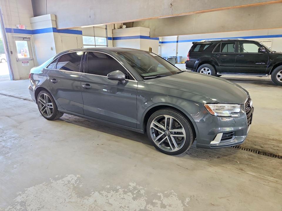 Photo 4 from auction – 2019 AUDI A3 with VIN WAUBEGFF8KA119097