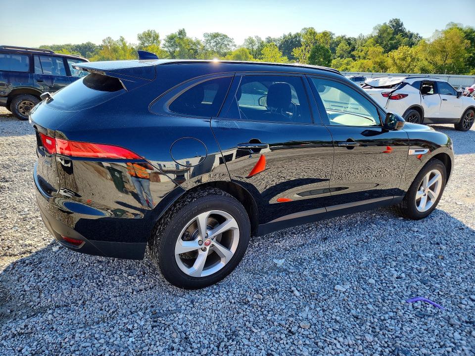 Photo 3 from auction – 2018 JAGUAR F-PACE with VIN SADCJ2FN2JA297913