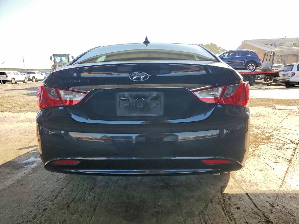Photo 6 from auction – 2011 HYUNDAI SONATA with VIN 5NPEB4AC3BH173470