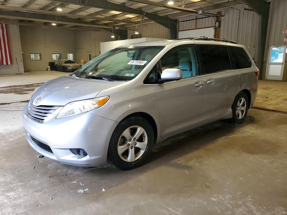 TOYOTA SIENNA 2015 with VIN 5TDKK3DC8FS570861 - Photo from auction
