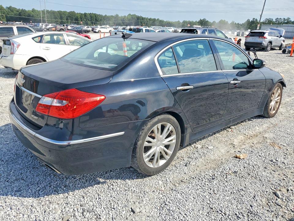 Photo 3 from auction – 2013 HYUNDAI GENESIS with VIN KMHGC4DD2DU224696