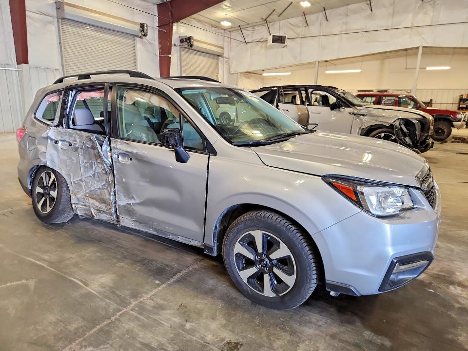 Photo 4 from auction – 2017 SUBARU FORESTER with VIN JF2SJAEC3HH807898