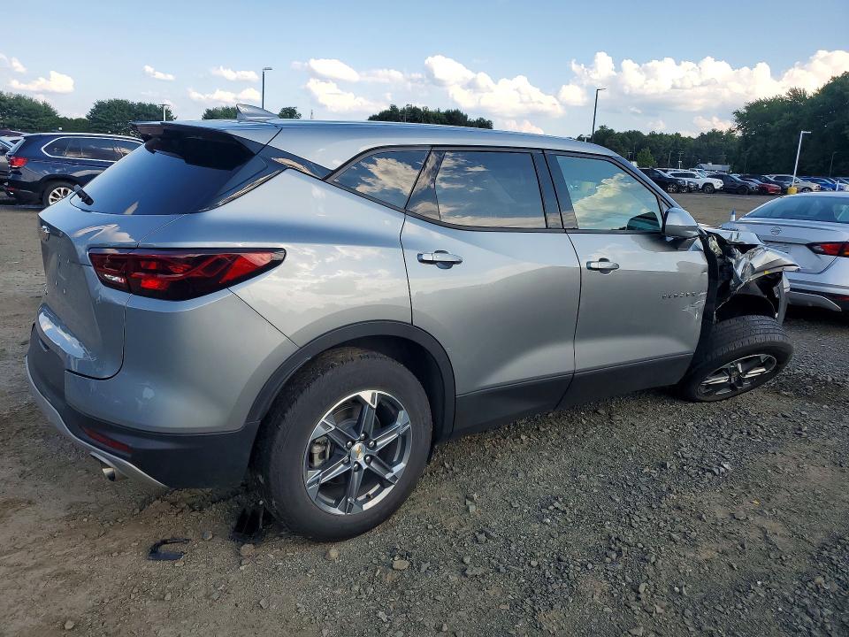 Photo 3 from auction – 2025 CHEVROLET BLAZER with VIN 3GNKBCR47SS253040