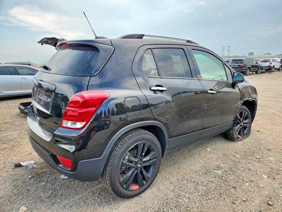 Photo 3 from auction – 2018 CHEVROLET TRAX with VIN 3GNCJPSB3JL368637