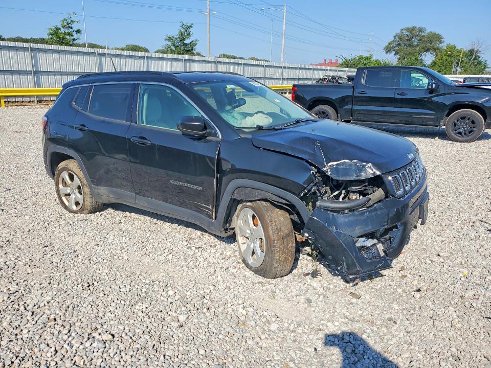 Фото 4 с аукциона – 2018 JEEP COMPASS с VIN 3C4NJDBB6JT150028