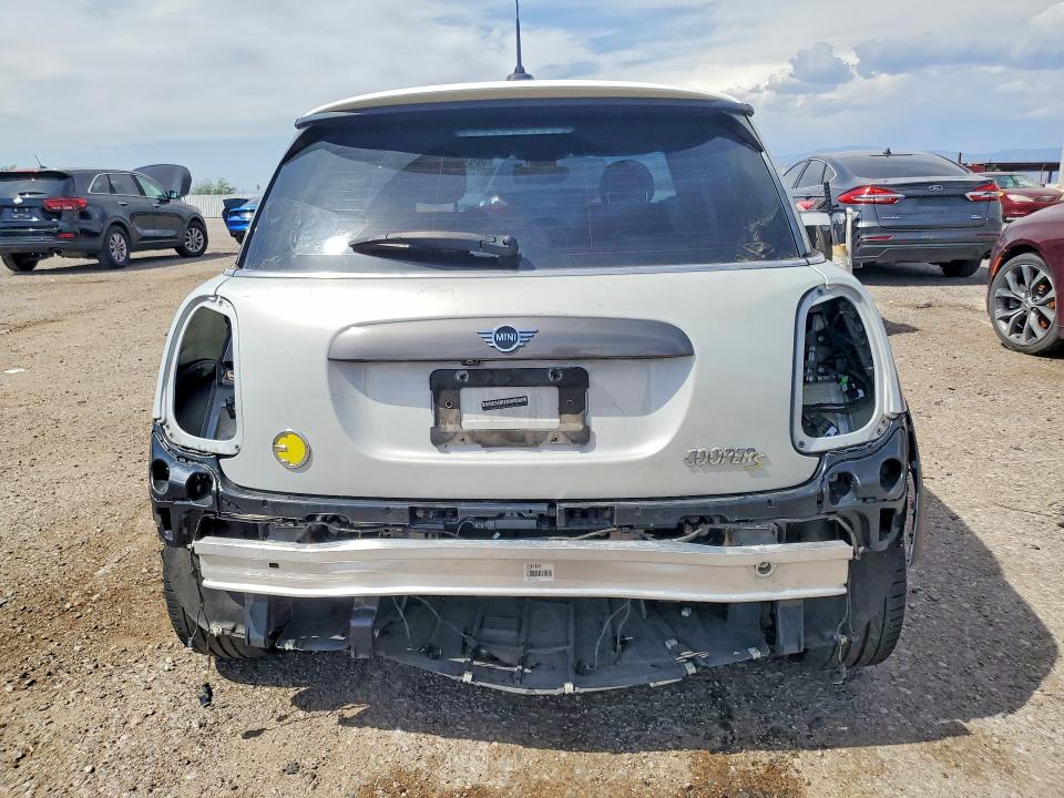 Фото 6 с аукциона – 2021 MINI COOPER с VIN WMWXP3C03M2N53272