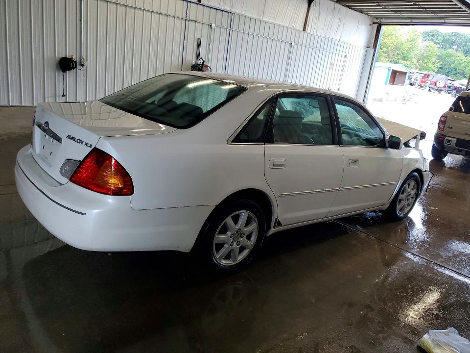 Photo 3 from auction – 2002 TOYOTA AVALON with VIN 4T1BF28B02U240889