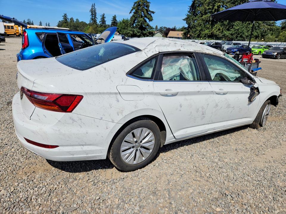 Photo 3 from auction – 2019 VOLKSWAGEN JETTA with VIN 3VWC57BU7KM027197