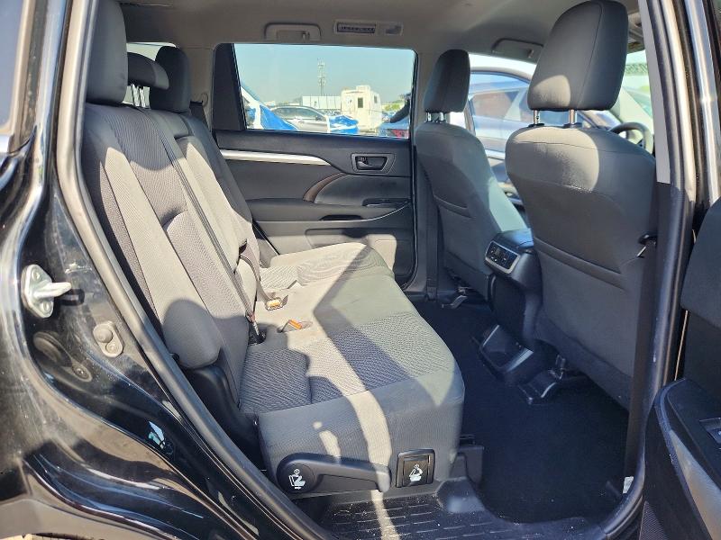 Photo 11 from auction – 2019 TOYOTA HIGHLANDER with VIN 5TDZARFH6KS049337