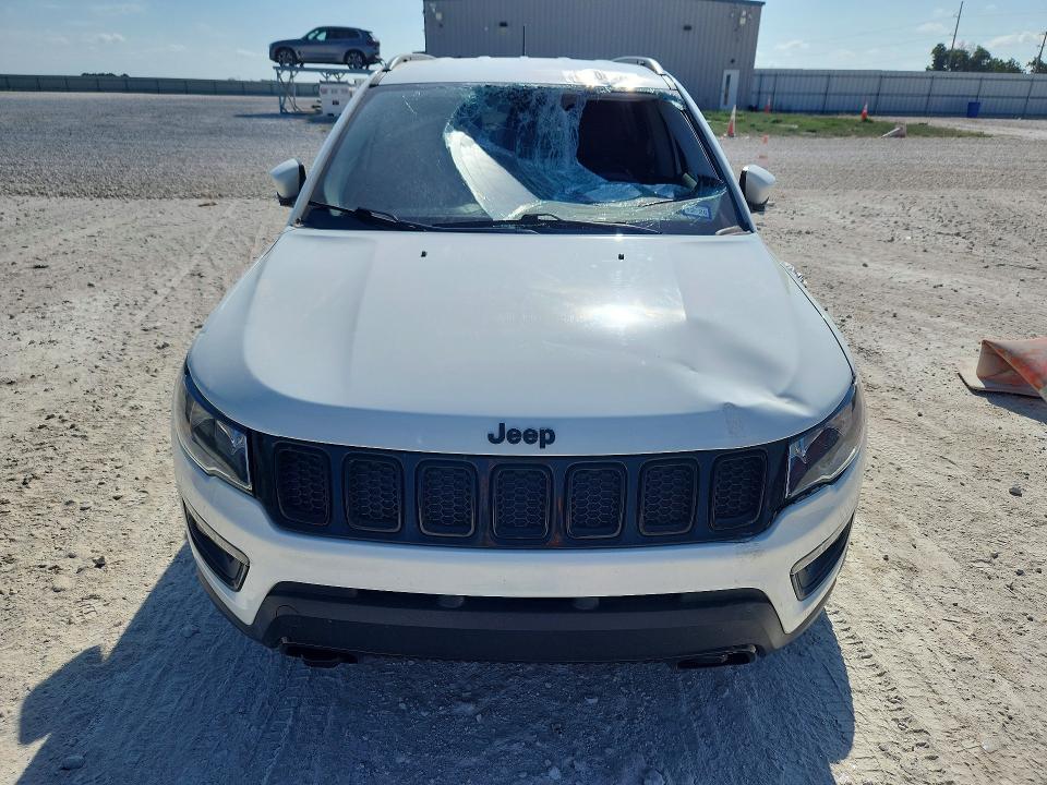 Photo 5 from auction – 2019 JEEP COMPASS with VIN 3C4NJDAB4KT703410