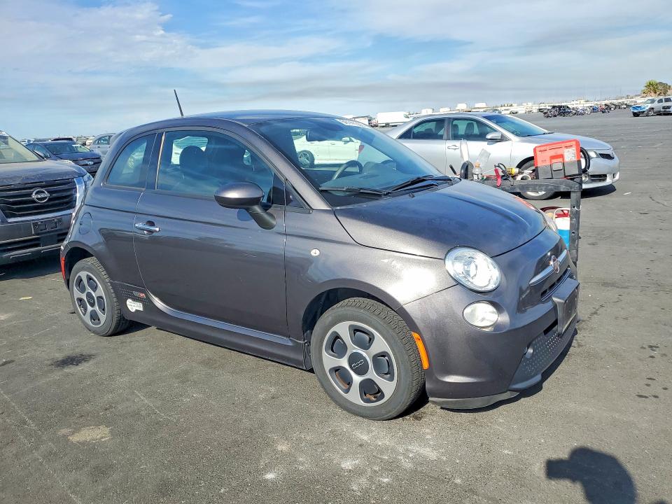 Foto 4 de la subasta – 2015 FIAT 500 con VIN 3C3CFFGE2FT642316