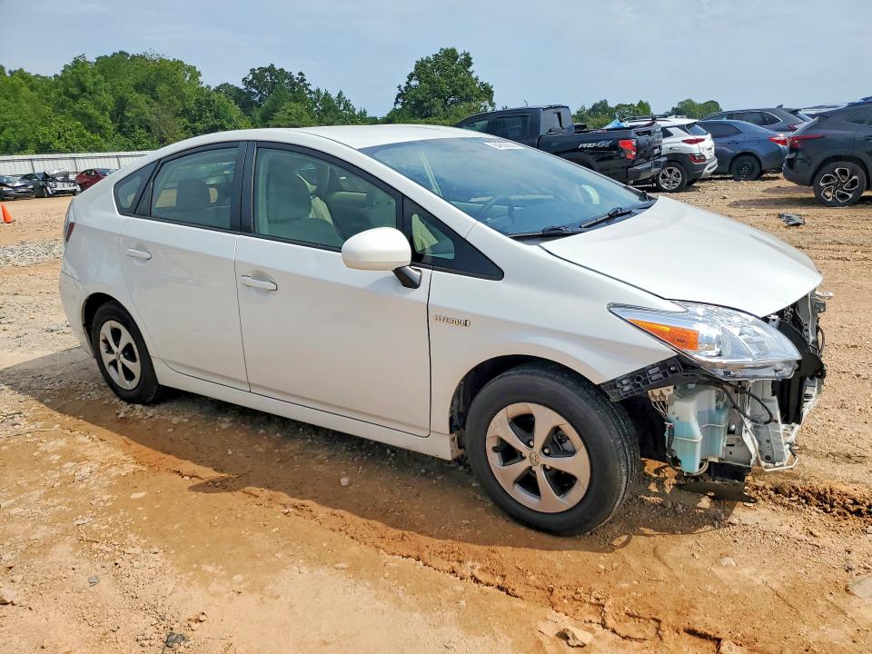 Photo 4 from auction – 2014 TOYOTA PRIUS with VIN JTDKN3DUXE0360375