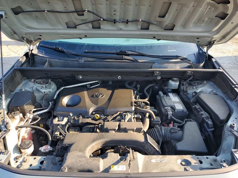 Photo 12 from auction – 2019 TOYOTA RAV4 with VIN JTMA1RFV1KD512936