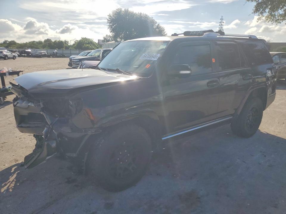 TOYOTA 4RUNNER 2011 with VIN JTEBU5JR0B5047036 - Photo from auction