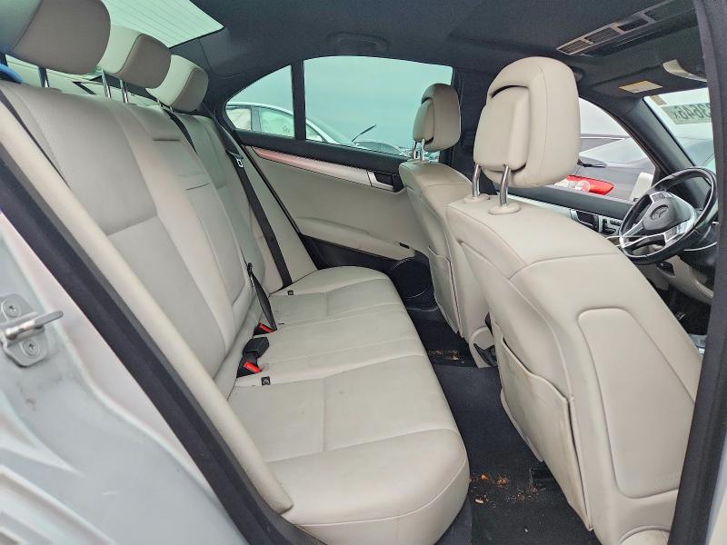 Photo 10 from auction – 2012 MERCEDES-BENZ C with VIN WDDGF8BBXCA713986