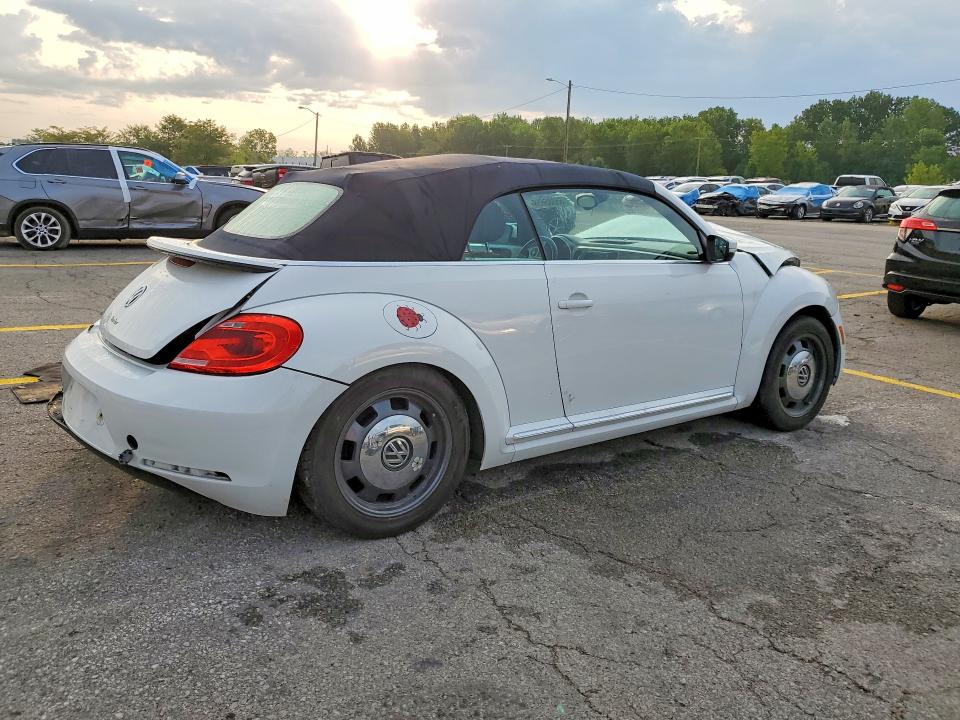 Снимка 3 от търг – 2016 VOLKSWAGEN BEETLE с VIN 3VW517AT5GM814251