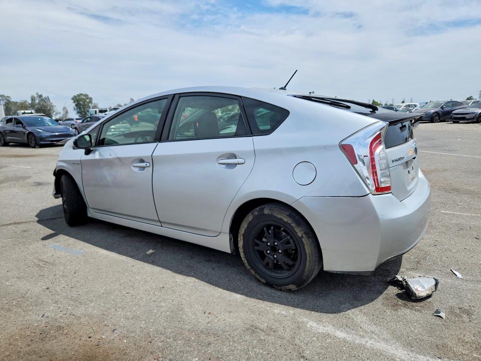 Photo 2 from auction – 2013 TOYOTA PRIUS with VIN JTDKN3DU4D1727117