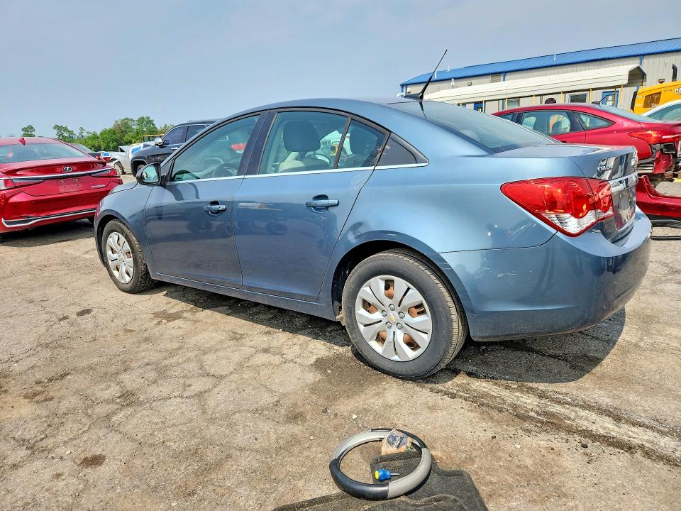 Photo 2 from auction – 2012 CHEVROLET CRUZE with VIN 1G1PC5SH7C7296001