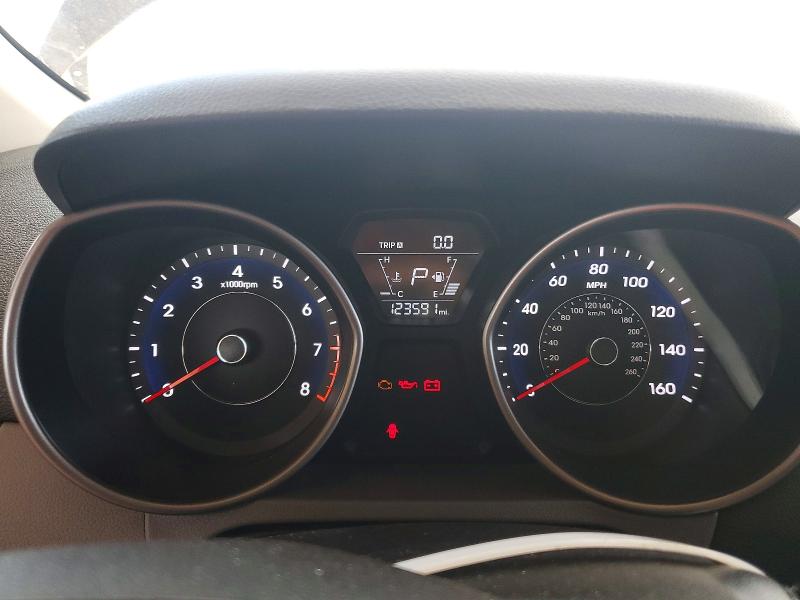 Photo 9 from auction – 2016 HYUNDAI ELANTRA with VIN 5NPDH4AE4GH763339