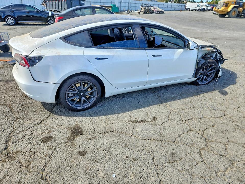 Zdjęcie 3 z aukcji – 2021 TESLA MODEL 3 z VIN 5YJ3E1EBXMF027647