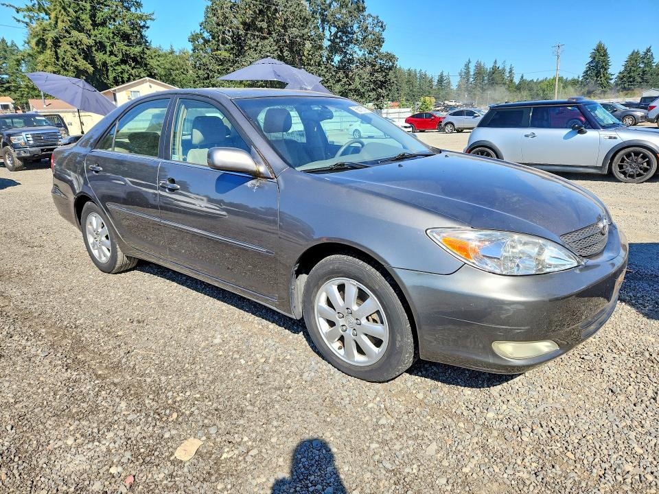 Photo 4 from auction – 2004 TOYOTA CAMRY with VIN JTDBF30K940157753