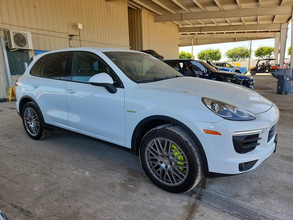 Photo 4 from auction – 2016 PORSCHE CAYENNE with VIN WP1AE2A24GLA64485