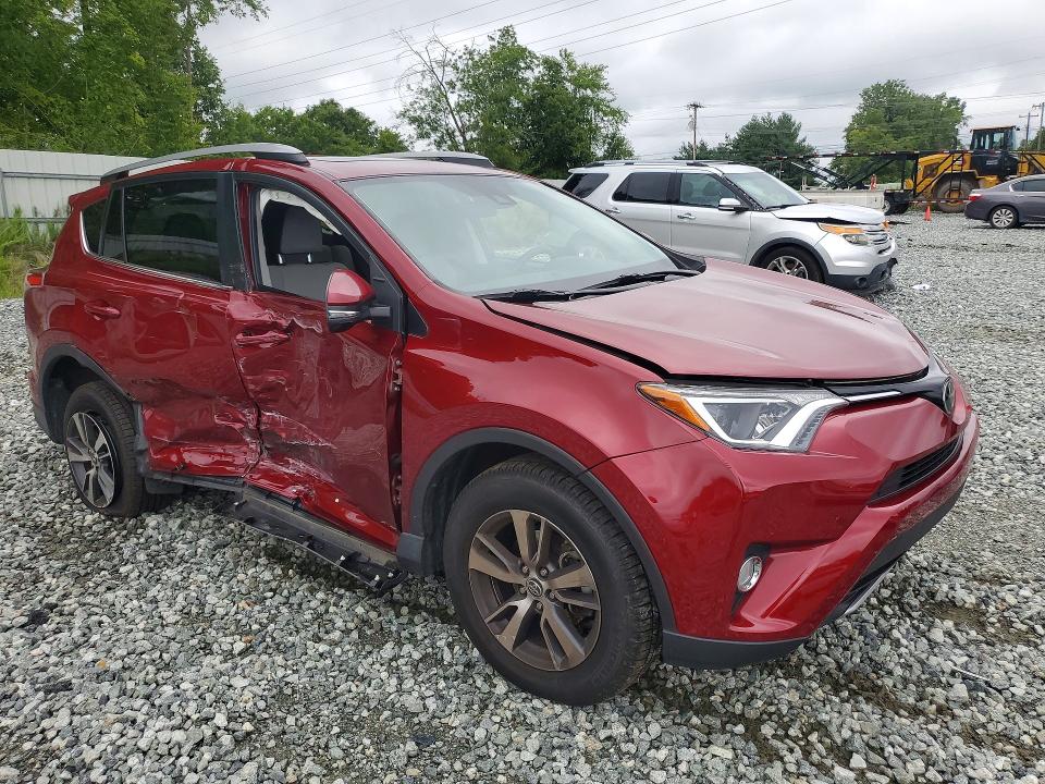 Photo 4 from auction – 2018 TOYOTA RAV4 with VIN 2T3WFREV1JW453915