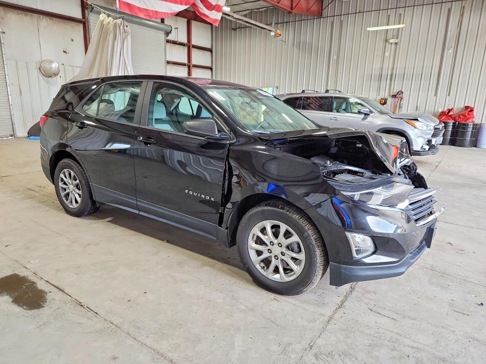 Photo 4 from auction – 2021 CHEVROLET EQUINOX with VIN 2GNAXHEV5M6111117