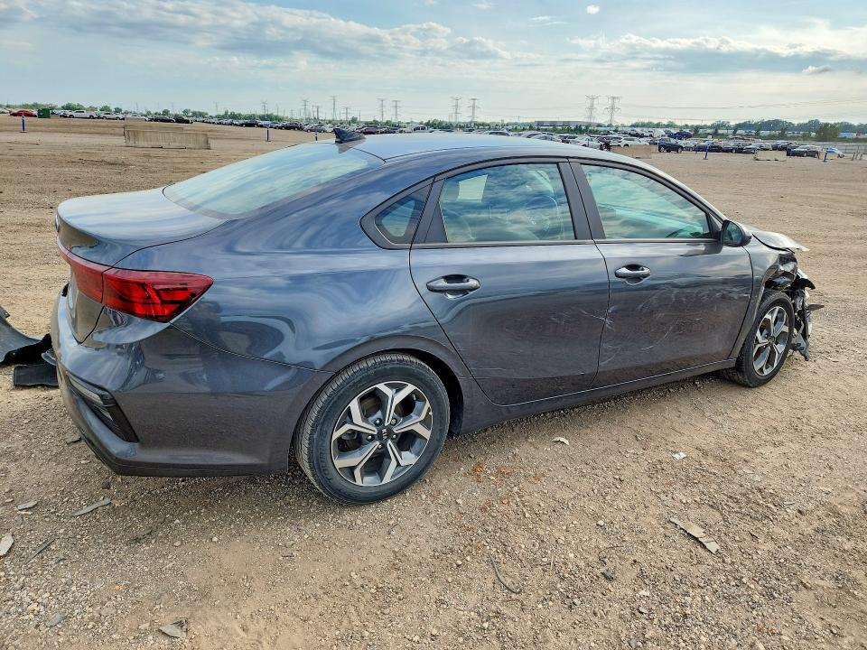 Photo 3 from auction – 2021 KIA FORTE with VIN 3KPF24AD2ME408090
