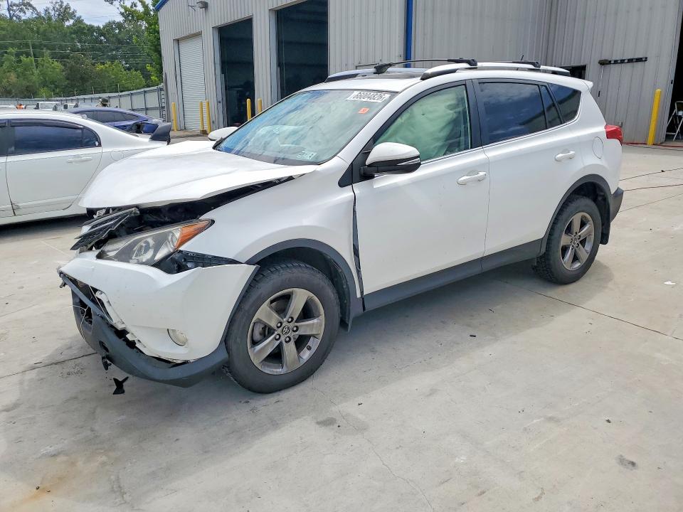 TOYOTA RAV4 2015 with VIN JTMRFREV8FD157601 - Photo from auction