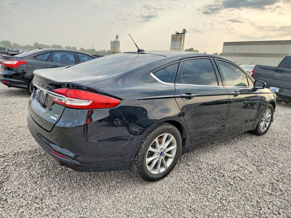 صورة رقم 3 من المزاد - 2017 FORD FUSION مع VIN 3FA6P0HD7HR247143