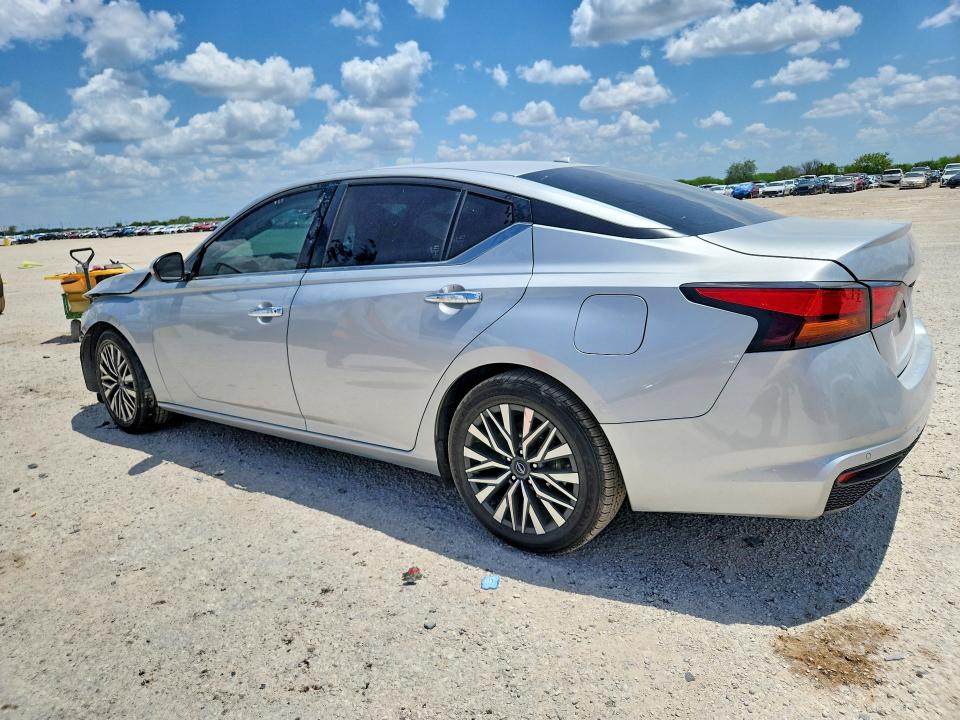 Photo 2 from auction – 2023 NISSAN ALTIMA with VIN 1N4BL4DV3PN305038