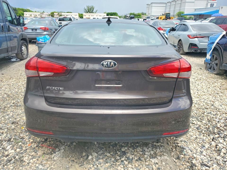 Photo 6 from auction – 2018 KIA FORTE with VIN 3KPFK4A74JE178705