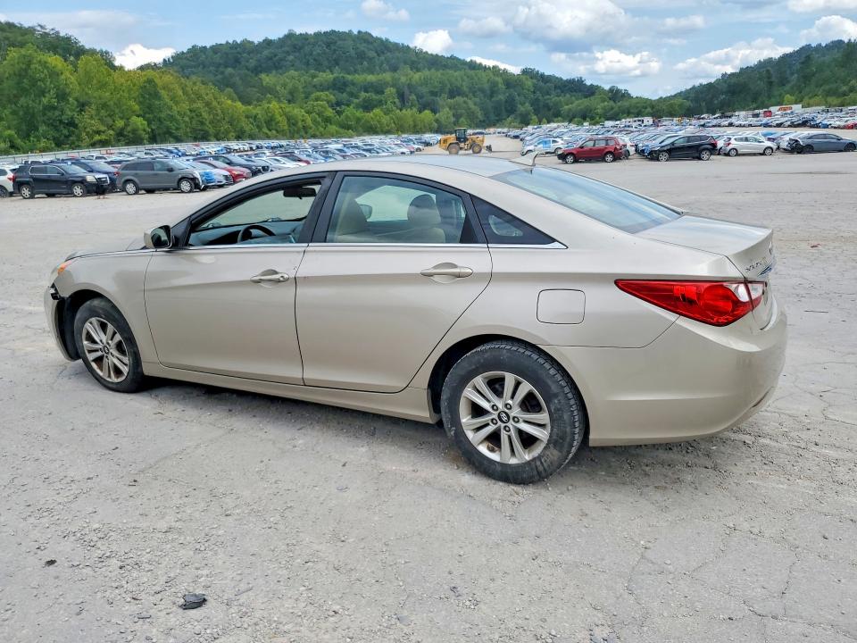 Photo 2 from auction – 2011 HYUNDAI SONATA with VIN 5NPEB4AC1BH140645