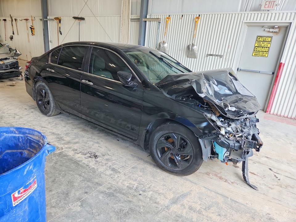 Photo 4 from auction – 2017 HONDA ACCORD with VIN 1HGCR2F37HA065077