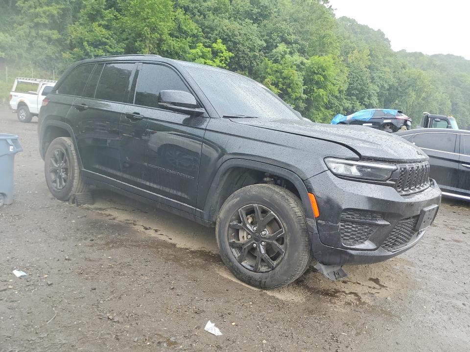 Photo 4 from auction – 2024 JEEP GRAND CHEROKEE with VIN 1C4RJHAG9RC256650