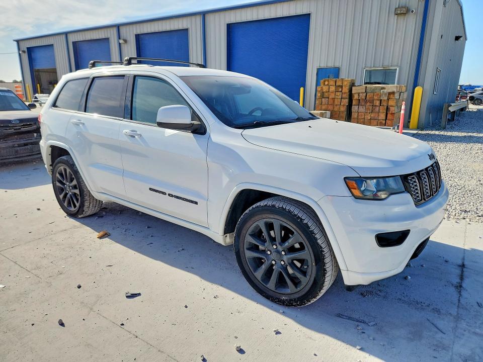 Снимка 4 от търг – 2017 JEEP GRAND CHEROKEE с VIN 1C4RJEAG7HC829185