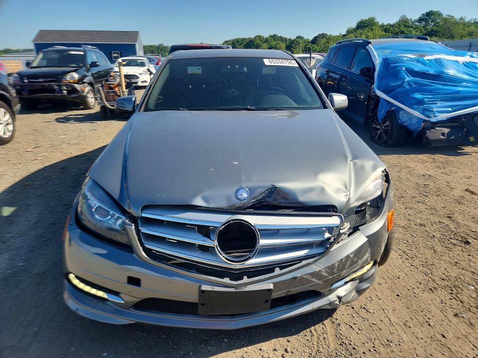 Photo 5 from auction – 2011 MERCEDES-BENZ C with VIN WDDGF8BB3BR151221