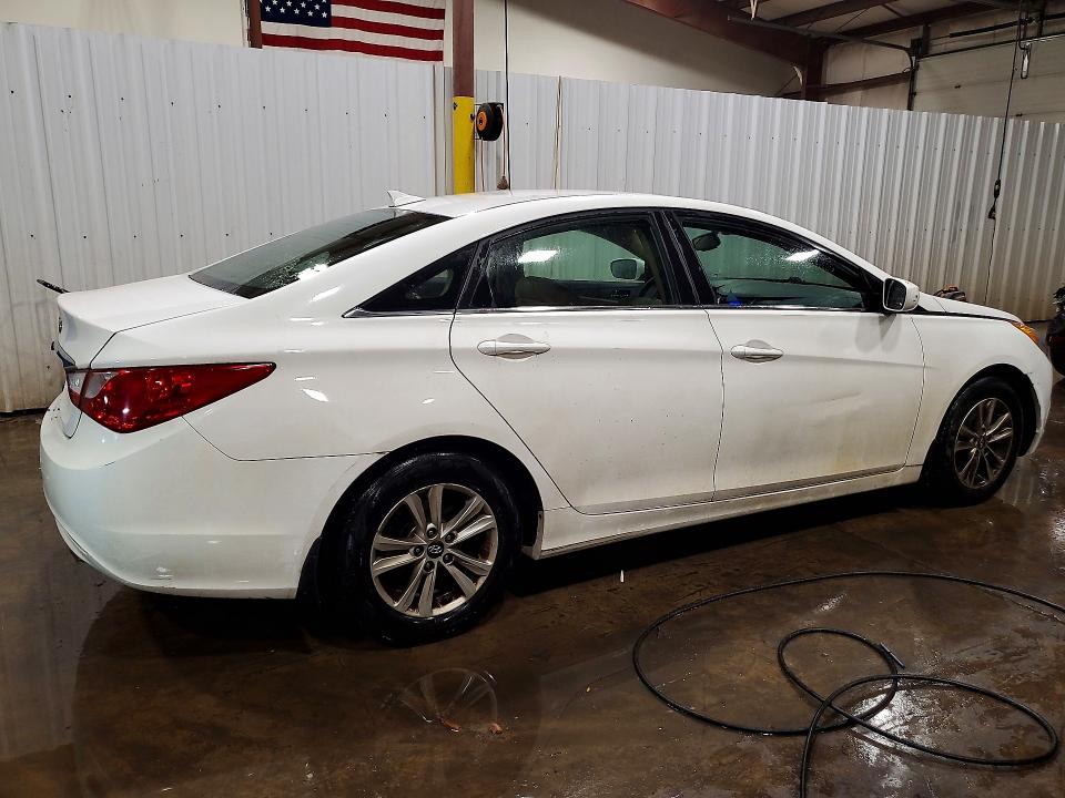 Photo 3 from auction – 2013 HYUNDAI SONATA with VIN 5NPEB4AC6DH543894