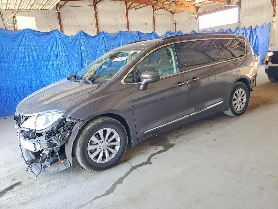 CHRYSLER PACIFICA 2017 with VIN 2C4RC1BG3HR569876 - Photo from auction