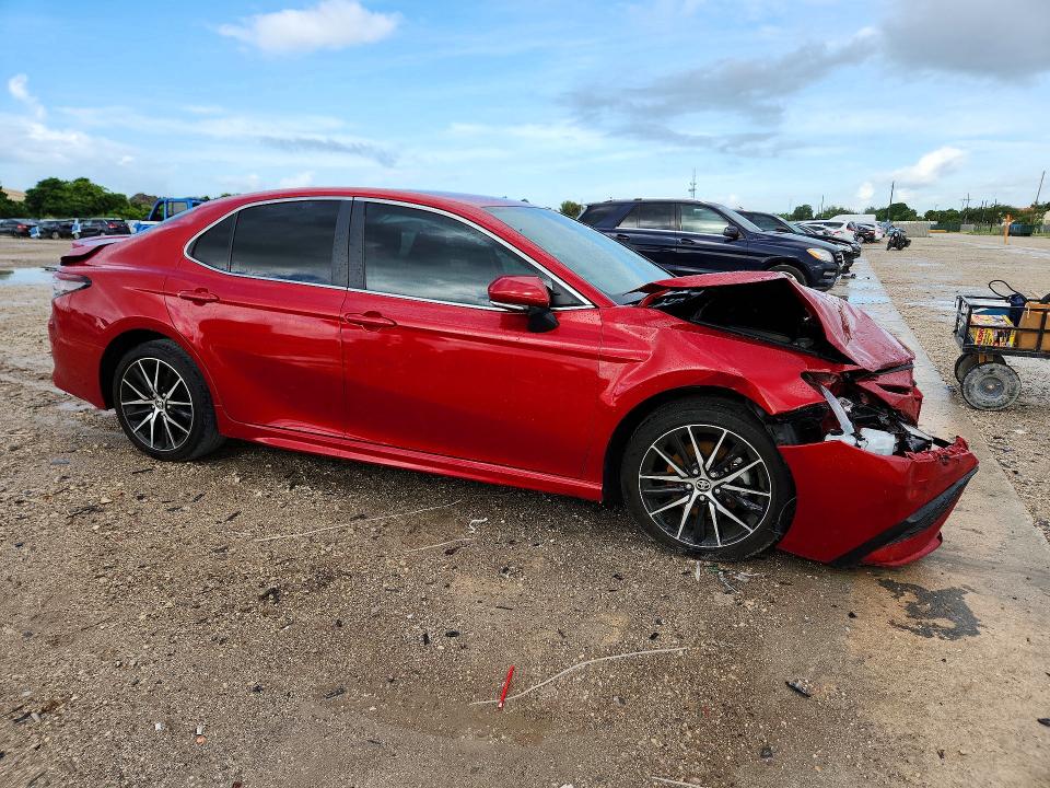 Photo 4 from auction – 2024 TOYOTA CAMRY with VIN 4T1G11AK7RU236325
