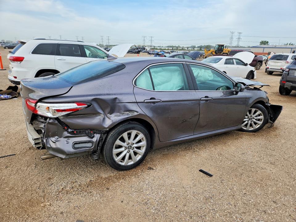 Photo 3 from auction – 2020 TOYOTA CAMRY with VIN 4T1C11AK0LU938346