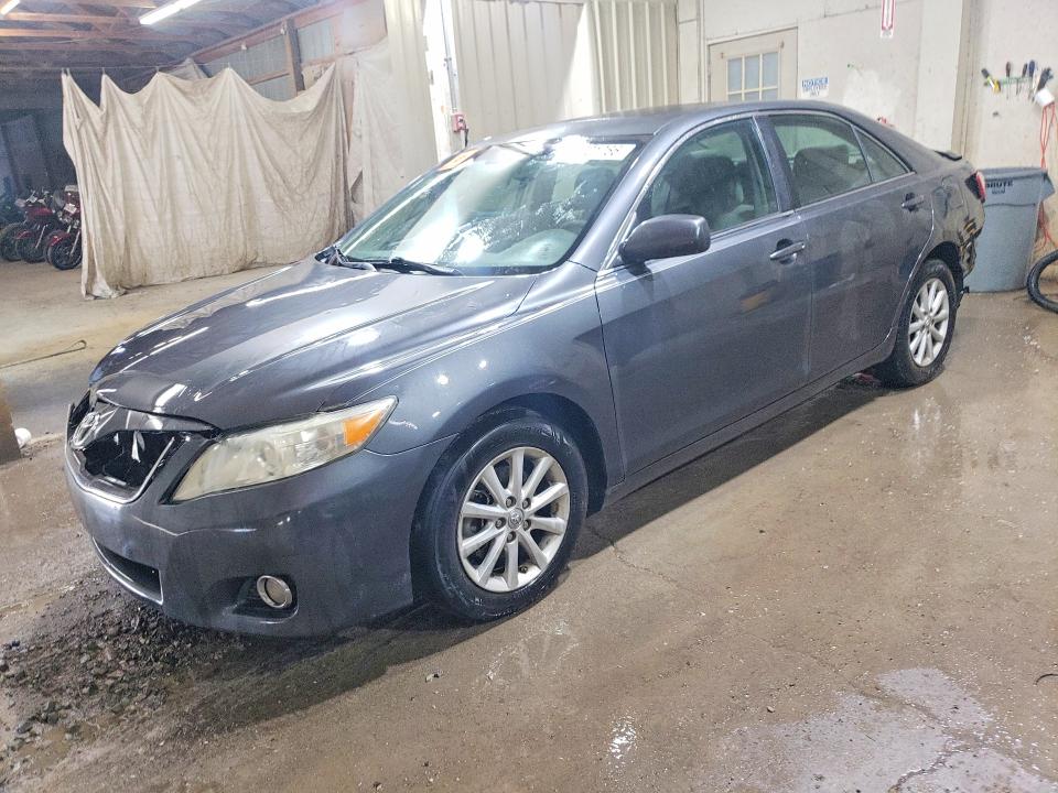 Zdjęcie 1 z aukcji – 2011 TOYOTA CAMRY z VIN 4T1BF3EK8BU663598