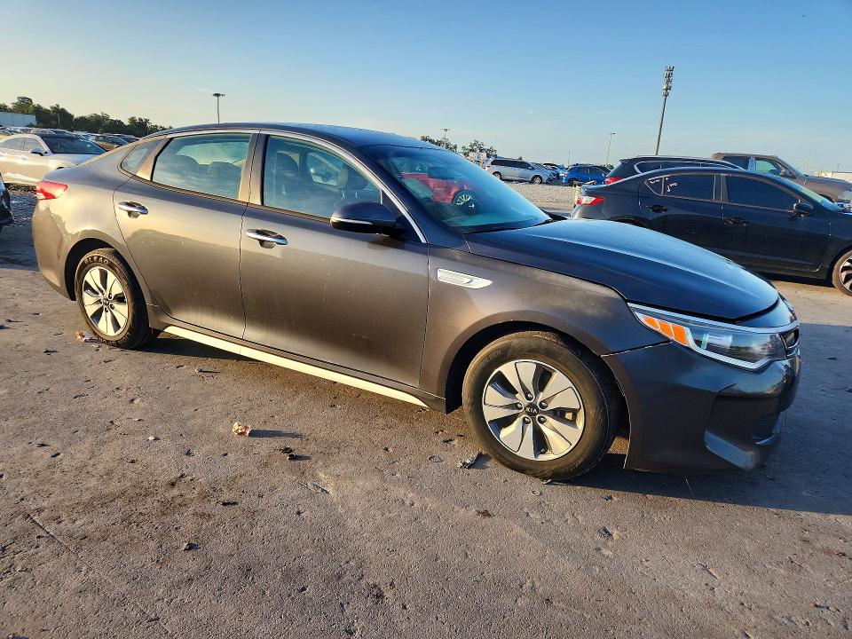 Photo 4 from auction – 2017 KIA OPTIMA with VIN KNAGT4LC7H5007008