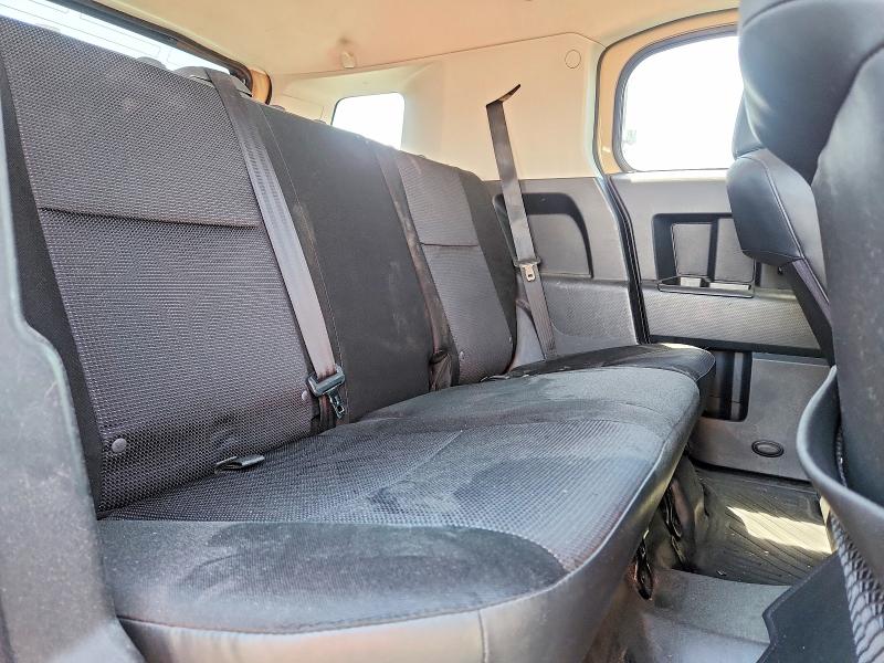 Photo 11 from auction – 2011 TOYOTA FJ CRUISER with VIN JTEZU4BF5BK011292