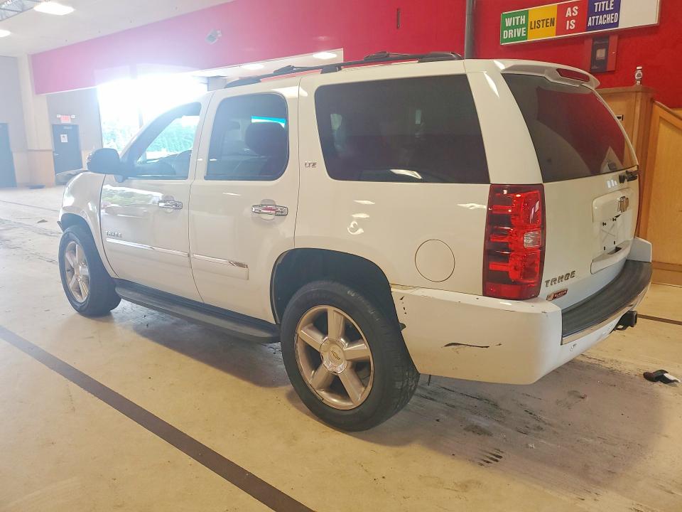 Photo 2 from auction – 2011 CHEVROLET TAHOE with VIN 1GNSKCE06BR398463