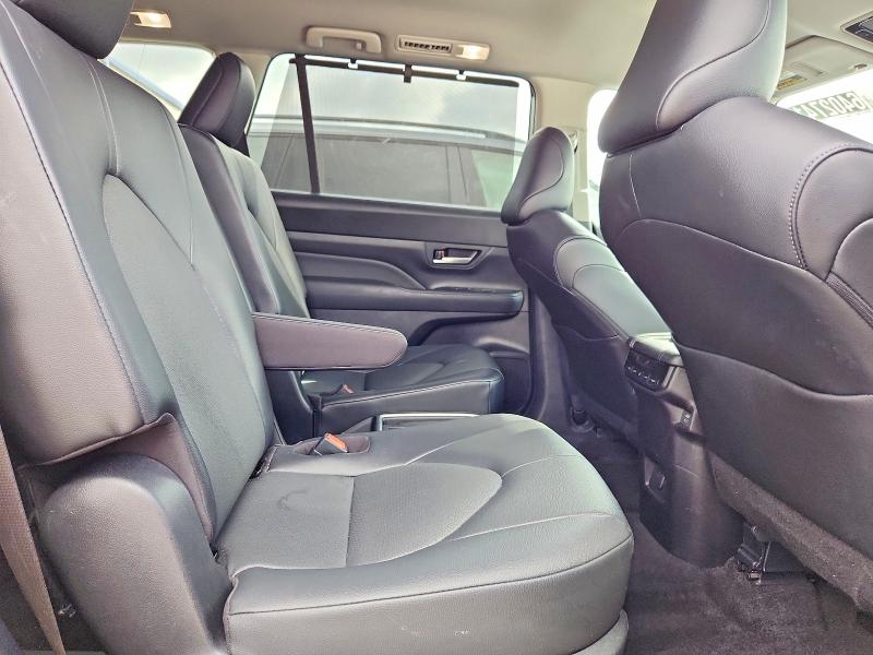 Photo 11 from auction – 2026 TOYOTA GRAND HIGHLANDER with VIN 5TDAAAB56TS129796