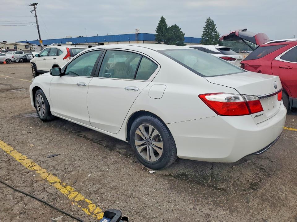 Photo 2 from auction – 2015 HONDA ACCORD with VIN 1HGCR2F35FA211747