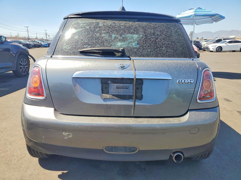 Photo 6 from auction – 2010 MINI COOPER with VIN WMWMF3C58ATZ66019